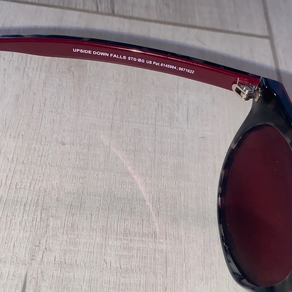 Maui Jim Upside Down Falls Burgundy - Picture 3 of 7